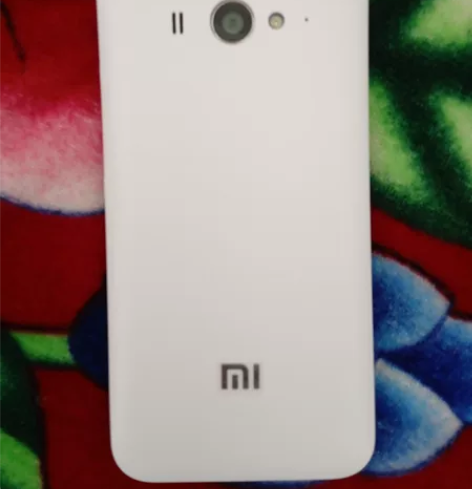 小米2手机，9成新，看电视追剧，当备用机也...