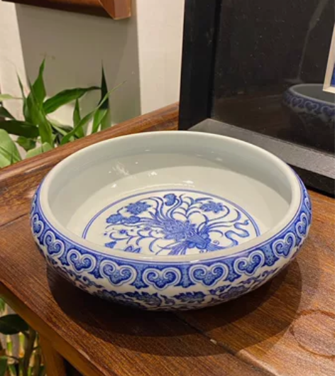 春风祥玉柴窑翠毛蓝缠枝莲点工水洗一束莲内绘...