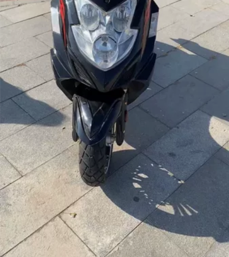 个人一手八成新豪爵摩托，俩千公里，油耗特别...