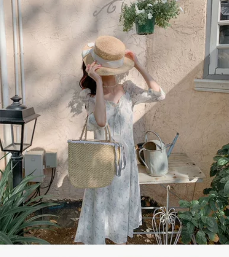 桔梗法式连衣裙 感兴趣的话点“我想要”和我...