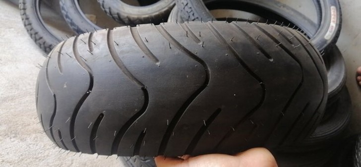 130-60-13建大轮胎,真空胎,9成新...