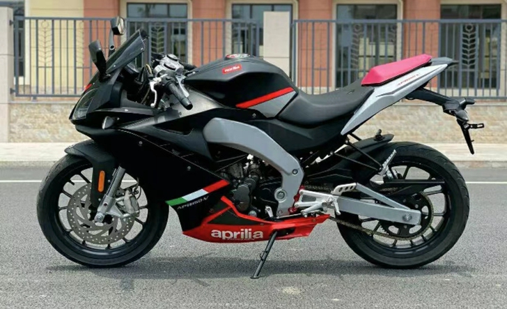 全新公路赛车二手摩托车精品车本田，铃木，雅...