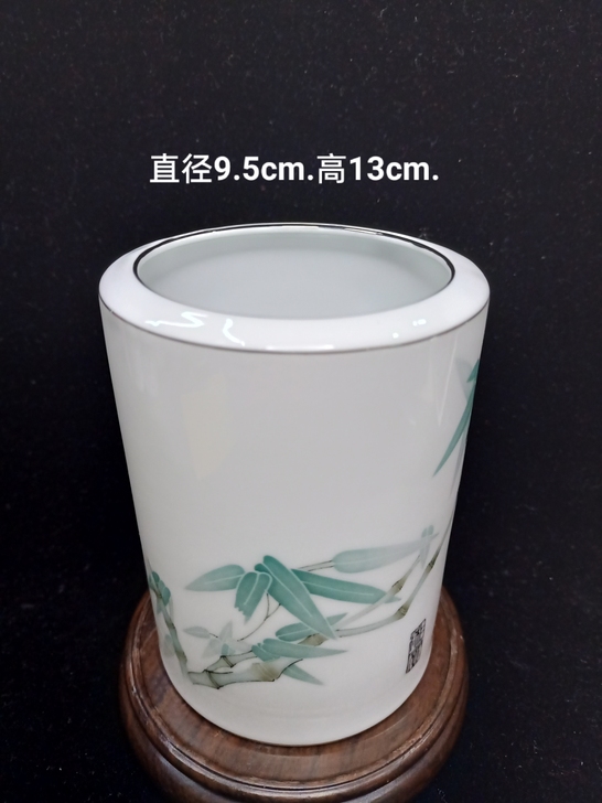 洪江瓷大球泥釉下五彩手绘笔筒，