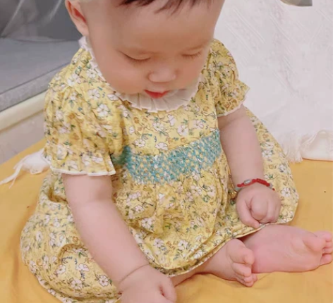 婴幼儿女童田园风休闲碎花连衣裙 成色：全新...