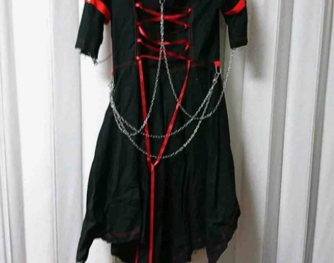 日牌朋克黑红蝙蝠领不规则连衣裙 标价仅本体...