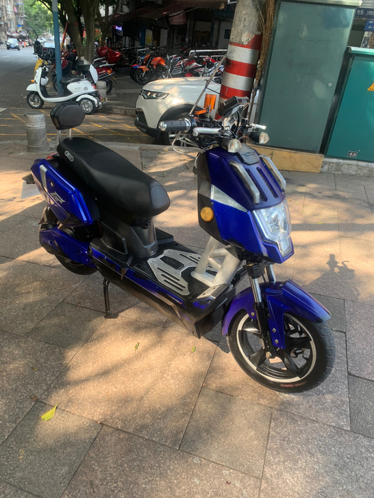 72伏电动车，全新电瓶。