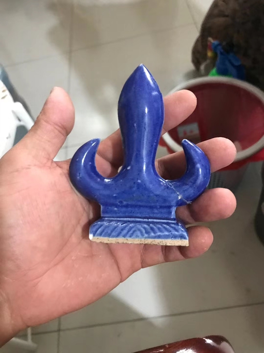 清代霁蓝釉笔架