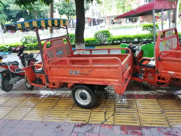 绿朋三轮车，带雨棚，1.6成1米，1000...