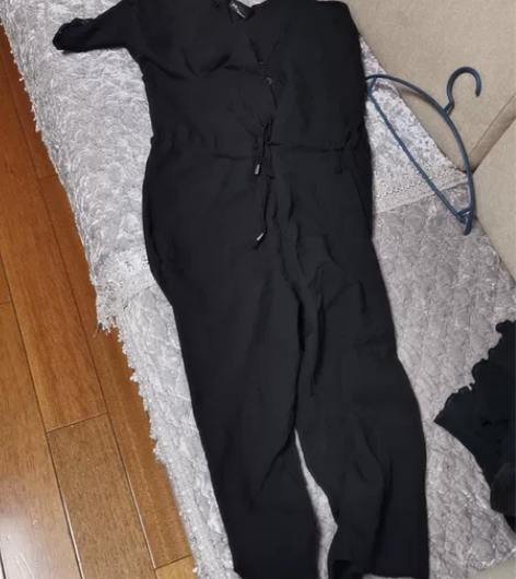 黑色连体裤，春夏秋，秋天里面穿个打底，9新...