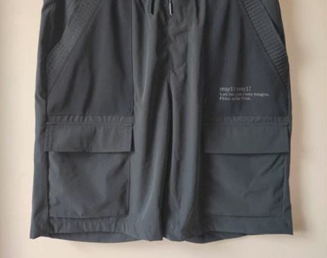 男士休闲短裤 尺码M号，腰围82cm，裤长...