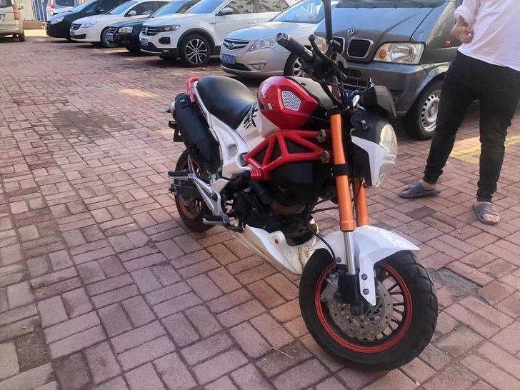 出售闲置宝雕牌150cc小摩托车，已经整备...