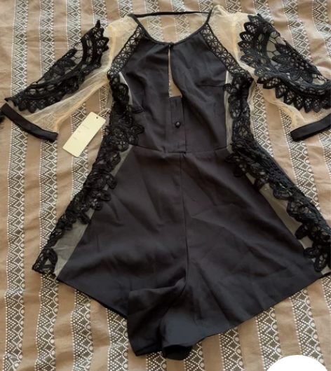 大牌连体裤全新s码 感兴趣的话点“我想要”...