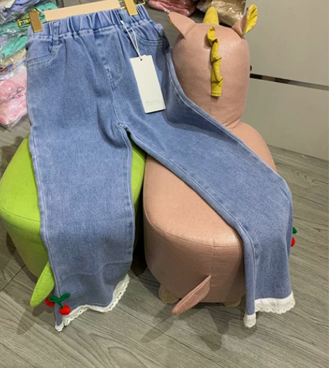秋款女童牛仔裤喇叭裤长裤 90-130 偏...