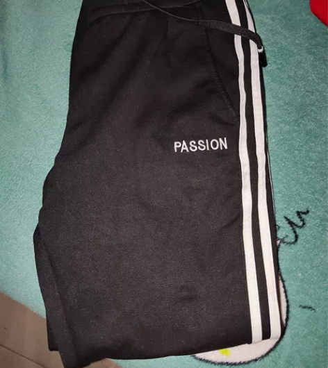 在三福买的男士裤子   就是膝盖有点起包 ...