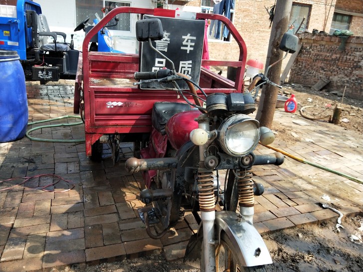 125三轮摩托车，，宽1.2车厢1.8总长...