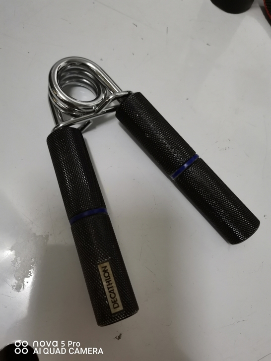 握力器