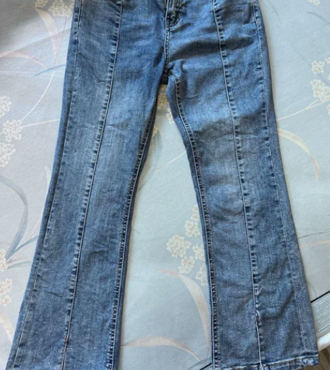 七分微喇牛仔裤，下面小开叉，适合夏季，11...