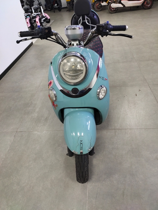 6020电池，双碟刹，LED大灯，