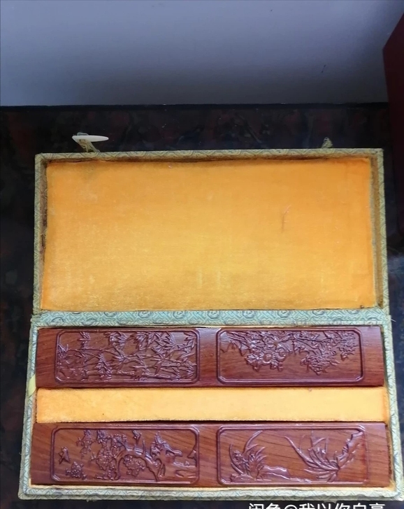 礼品，镇纸，木质不详，确认锁定，邮费自理