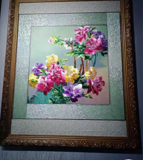 帮叔叔清货。立体真丝满绣苏绣画。58x58...