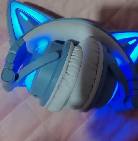 妖舞猫耳耳机，七彩灯光可调节灯光颜色。凹造...