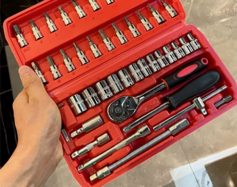 万能工具箱套装维修工具大全套筒棘轮扳手螺丝...