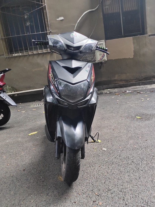 出售自用国四電噴精品燃油踏板摩托車，成色車...