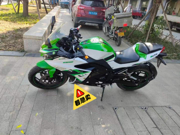 17年小忍者v6，实表7600公里嘎嘎新，...