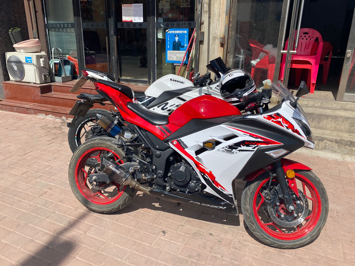 双杠 400cc 保险手续齐全 8000公...