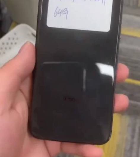 游戏机8  64G 秒杀价不支持插卡