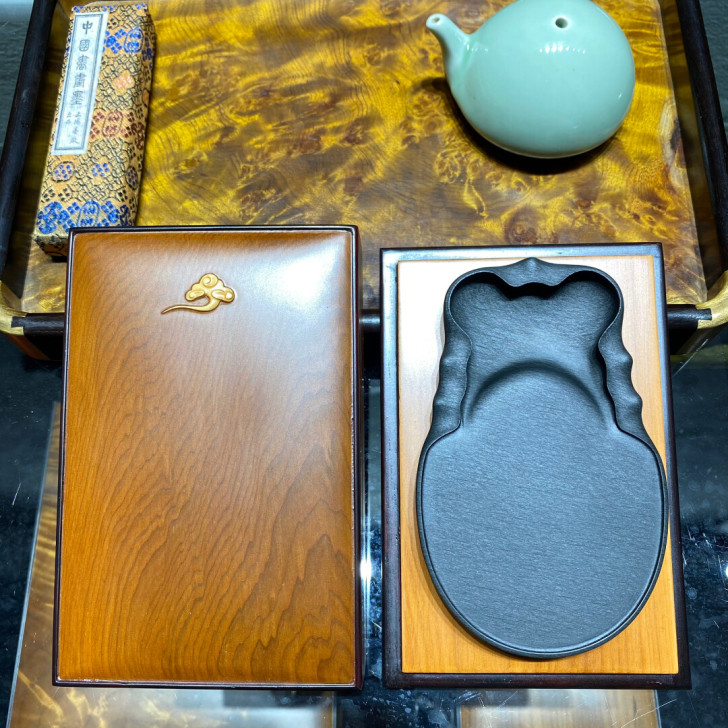 精品 水舷坑刷丝 蝉砚