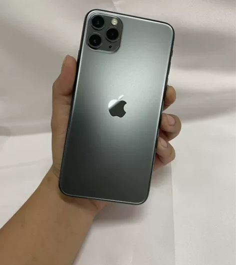 出闲置苹果11pro max256正品可查...
