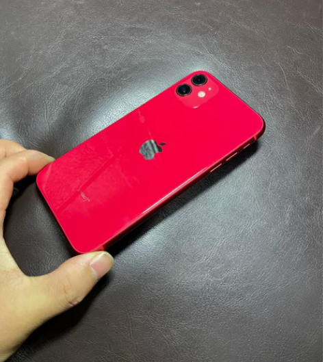 11红128整机原装成色还可以，电池80，...