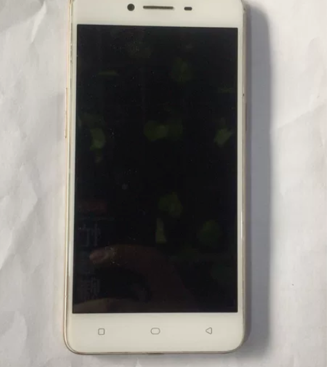 oppoA37t 2+16功能都好的，边框...