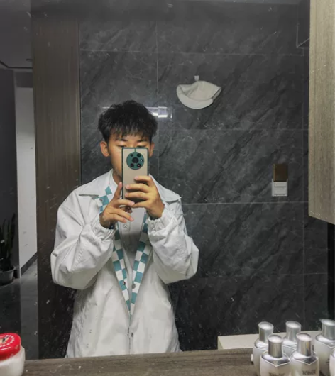 荣耀majic3 8+256 今年7....