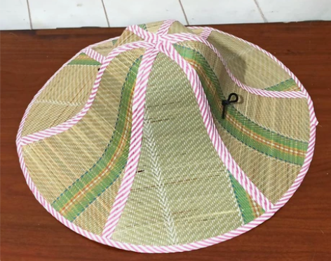 天然草编大檐可折叠草帽低价出。全新的帽子没...