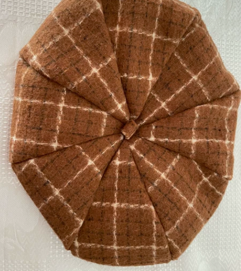 低价转让全新贝雷帽，做工质量非常好 感兴趣...