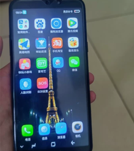 老人手机，买来教不会，闲置了，充电器在老家...