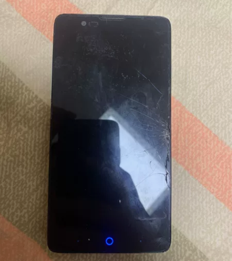 中兴红牛v5参数自己上网查吧，屏幕摔坏了 ...