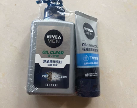 【全新】妮维雅男士控油祛痘洗面奶150g+...