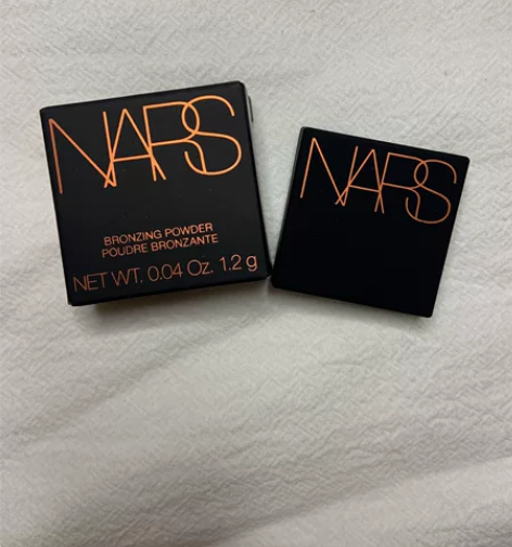 nars拉古娜修容粉饼1.2G小样阴影侧影...