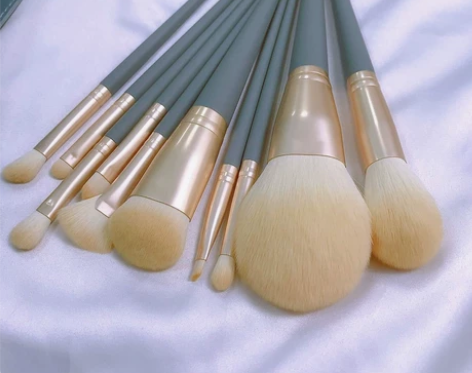 【店不开了】清一批化妆刷8.2包邮,还有1...