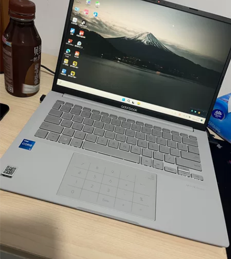 华硕电脑 女朋友电脑旧了  女朋友过生日 本来说买来送给她的...