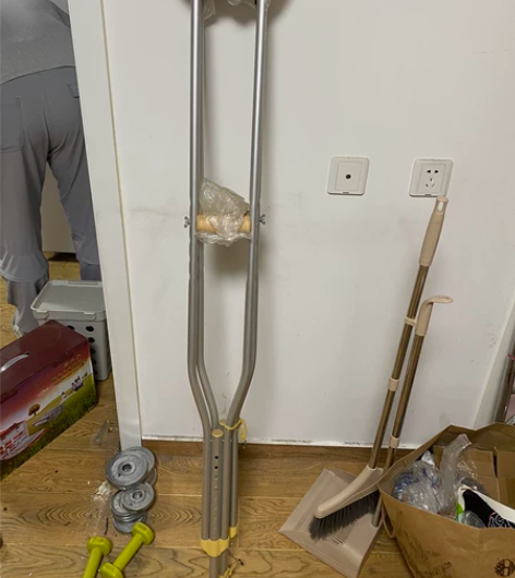 前叉重建全套装备 膝关节护具 三年前滑雪摔...