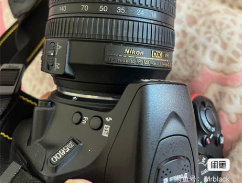 Nikon尼康D5600入门单反相机 配1...