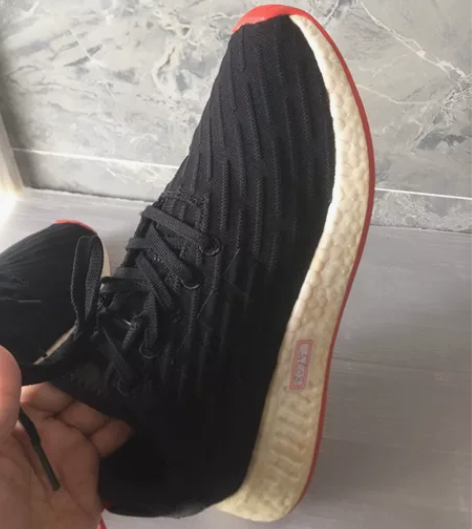 二手正品阿迪轻便透气休闲运动鞋41码  保...