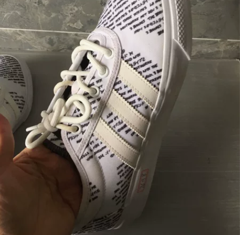 二手正品阿迪轻便透气休闲运动鞋42码  保...