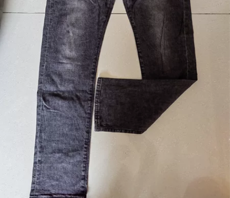 男式牛仔裤,黑灰色,带弹力。 腰围47*2...