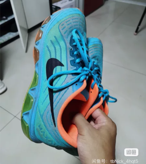 NIKE  运动鞋，买了有几年，但是没怎么...