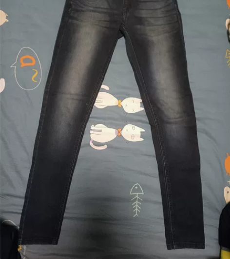 S码紧身牛仔裤，8新 感兴趣的话点“我想要...